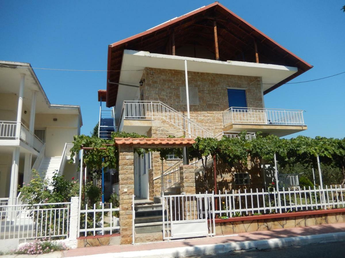 Noula * Makrygialos